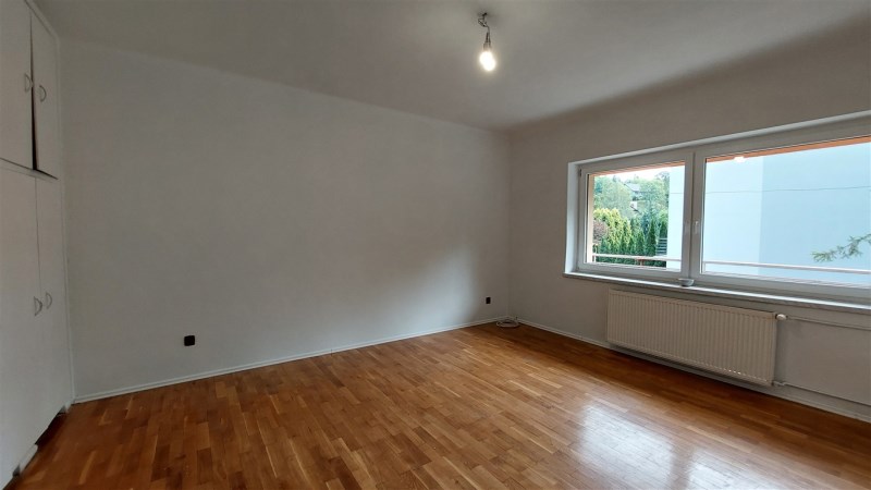PÓŁ DOMU parter 88 m2 Cieszyn centrum — zdjęcie 4