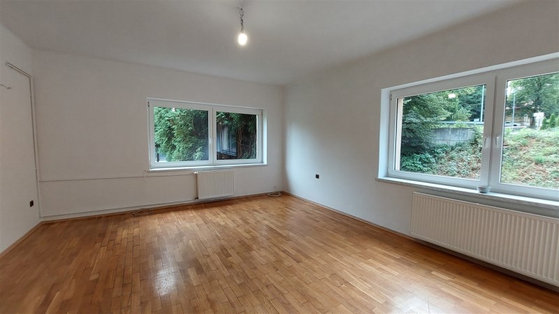 PÓŁ DOMU parter 88 m2 Cieszyn centrum — zdjęcie 3